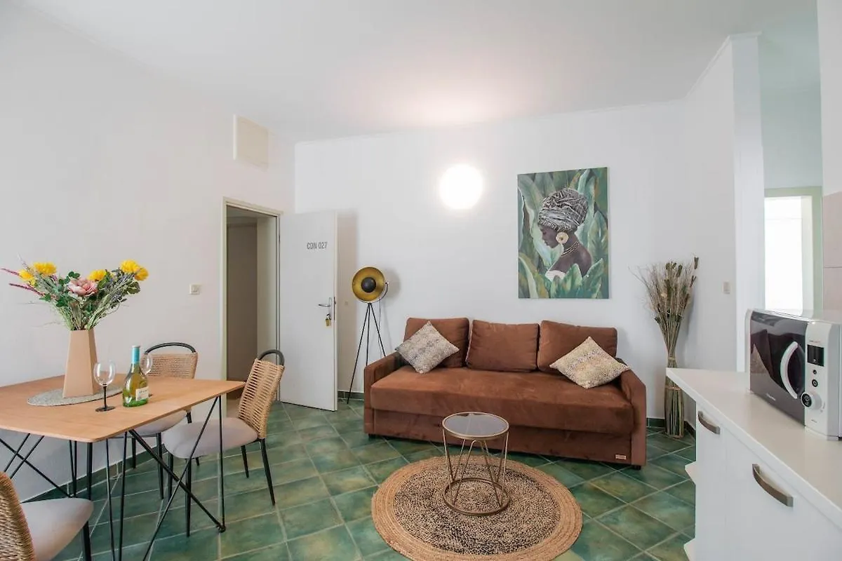 Apartment Verde زادار 0*,