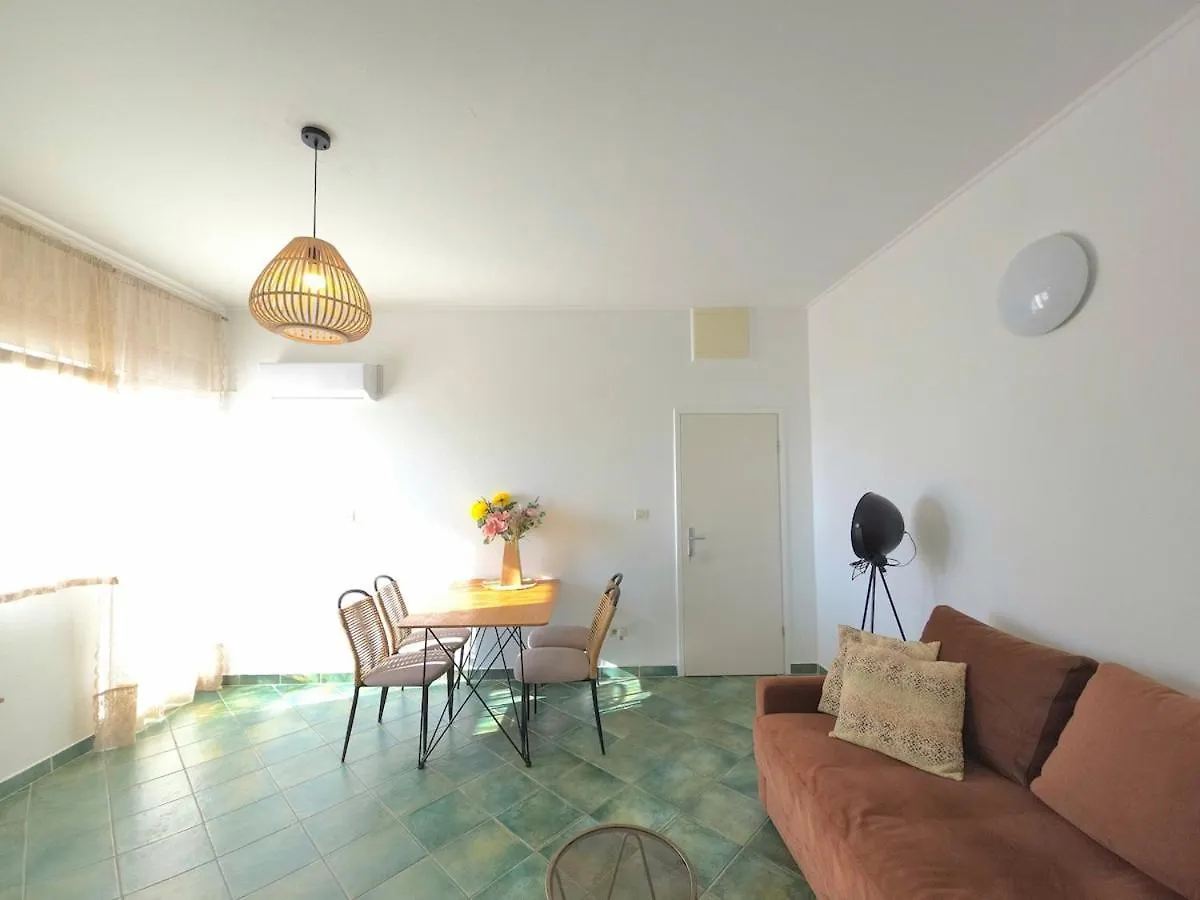 Apartment Verde زادار