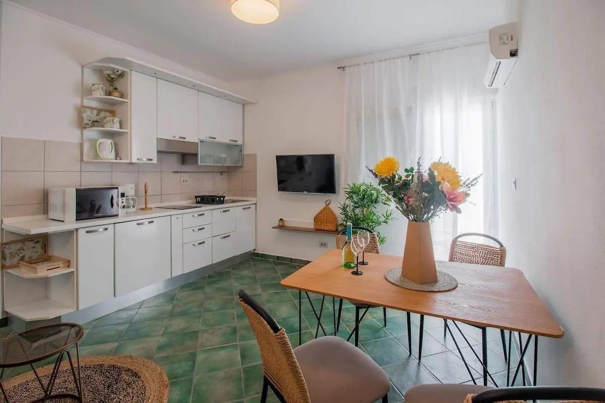 Apartment Verde زادار